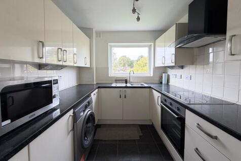 Chandlers Ford photo 4