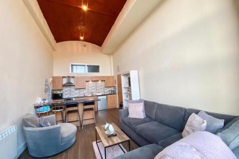 OPEN PLAN LIVING AREA