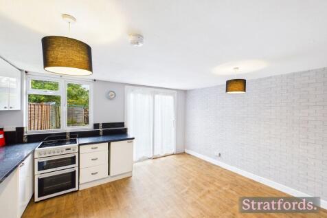 Sheelin Grove, Bletchley, MK2 photo 4