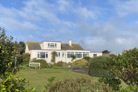4 Bedroom Bungalow For Sale