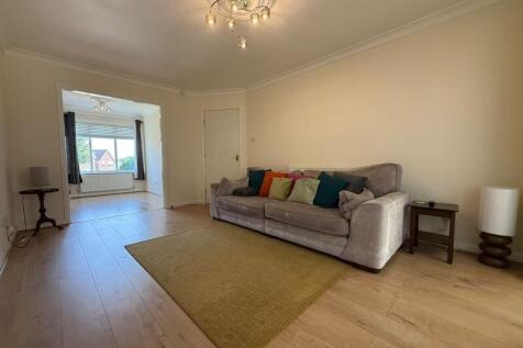 Pickwick Drive, Catcliffe, Rotherham photo 3