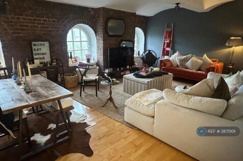 Living Room/Dining Room