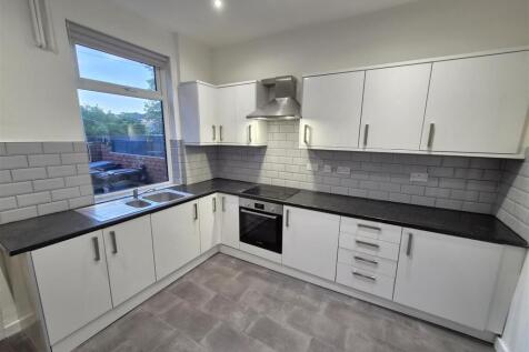 Whiteacre Road, Ashton-Under-Lyne photo 3