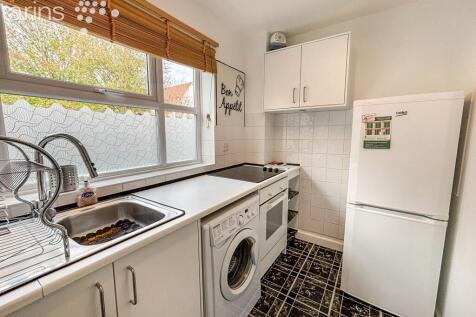 Lysander Close, Woodley, RG5 photo 3