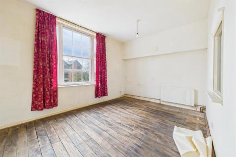 Flats A, B, C 18 Church Street, Tewkesbury, GL20 5