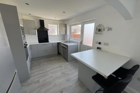 WOLLESCOTE - Archer Court photo 4