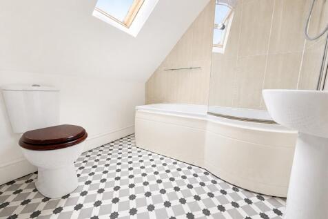 Victoria Road, Cirencester, Gloucestershire, GL7 photo 3