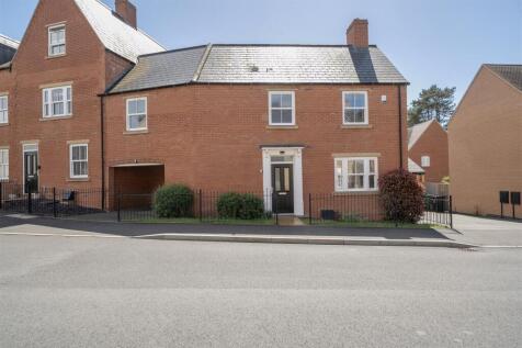 88 Redcar Road, Towcester (1).jpg