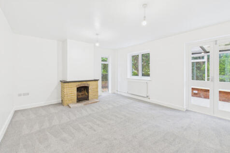 CAM04968G0-PR0060-STILL004