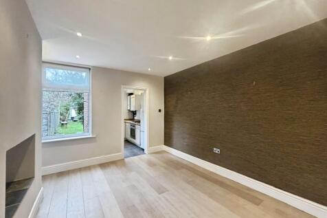 Warren Road, Stockport, Greater Manchester, SK3 photo 4