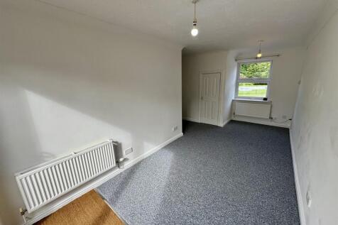 Living Room (1/2)