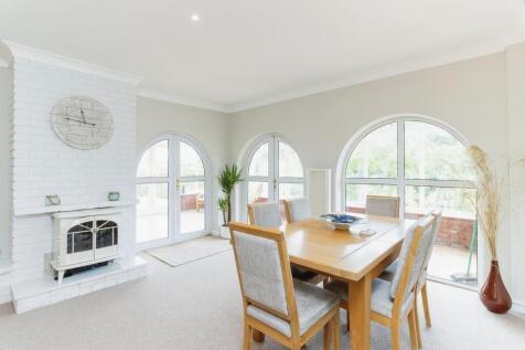 dining room.jpg