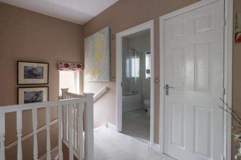 7_Driffield Avenue_8.jpg