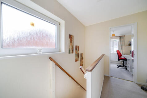 1358112-12-68d3e4...