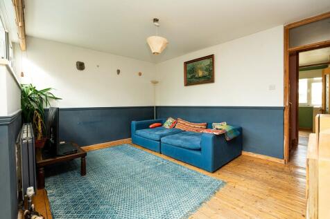 Halsmere Road, London photo 4
