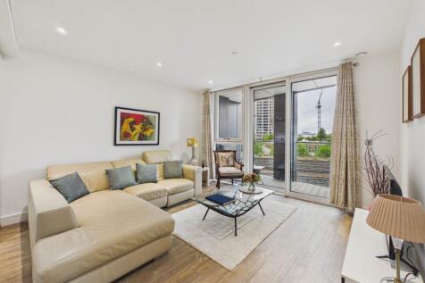 Stylish Two-Bedroom, Two-Bathroom Apartment | Gladwin Tower, Nine Elms Point photo 3