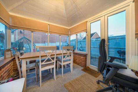 Conservatory/Dining room