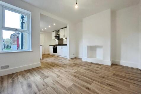 Lavender Hill Tonbridge TN9 photo 3