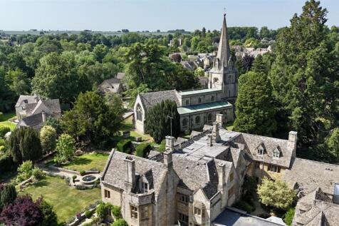 Prebendal Court with the Church in the background.