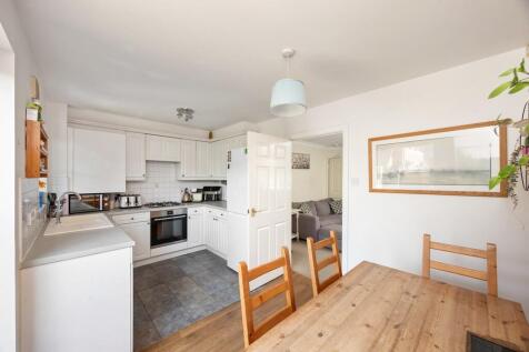 Luxford Way 38-01...