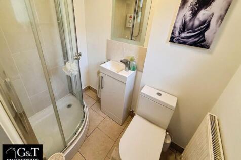 DOWNSTAIRS SHOWERROOM