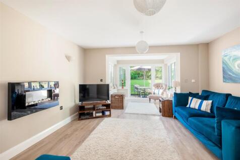 7 Crossways Court 2678-2.jpg