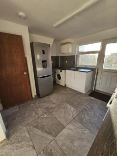 1, Tennyson Close, Huntingdon, PE29 photo 4