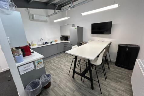 Office to rent Image 3
