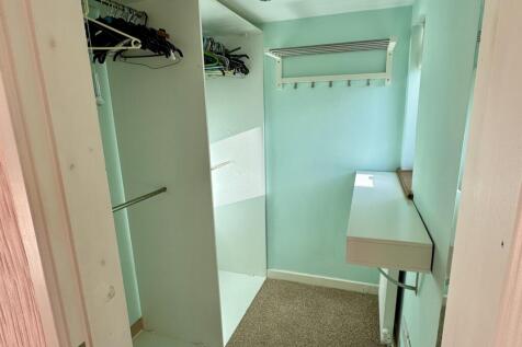 Bedroom No.1 - Dressing Room