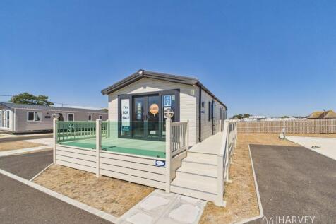 Willerby Malton Elite Lodge Front Exterior With De