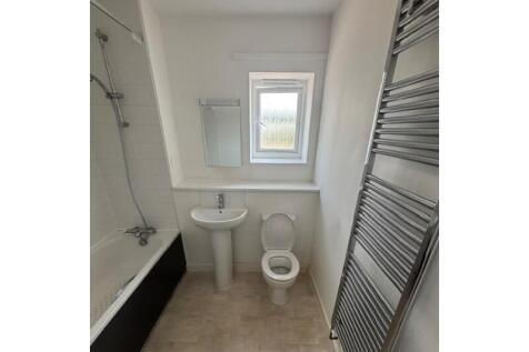 2-bed flat on 4 Nottingham Drive , Kings Hill , West Malling , ME19 4UE, £680/mo