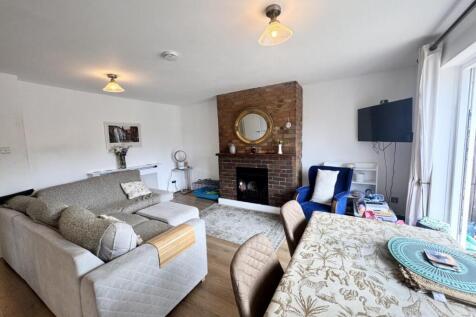 living area 3.jpg