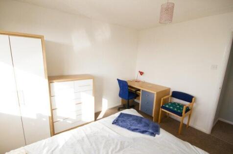 Westerham Close photo 3