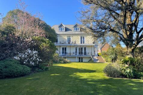 communal gardens and main building .jpg