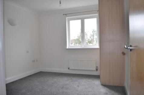 Bataleur Court Butts Green Road Hornchurch photo 5