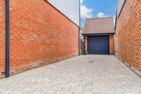 Driveway/Parking