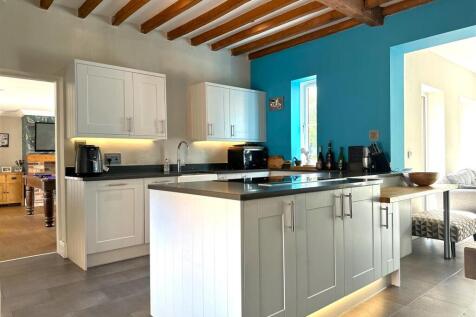 Contemporary Kitchen 655