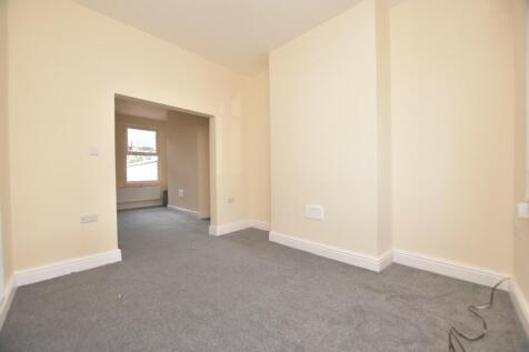 31 Wellington Road, Wrexham, LL13 7PF photo 4