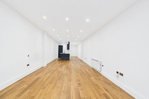 CAM04693G0-PR0033...