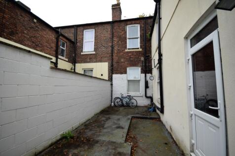 Communal Rear yard