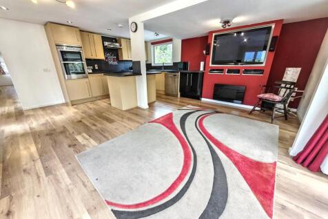 Open Plan Living/Dining/Kitchen
