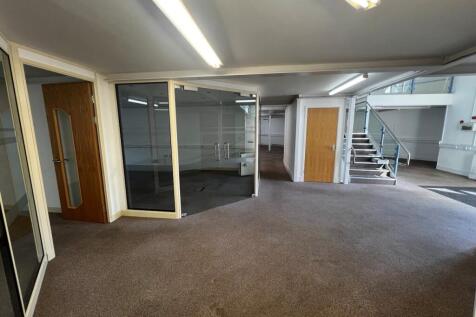4 Oakridge interior 4.jpg