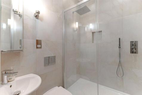 En Suite Bathroom