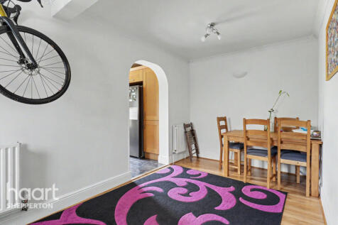 Ashridge Way, SUNBURY-ON-THAMES photo 4