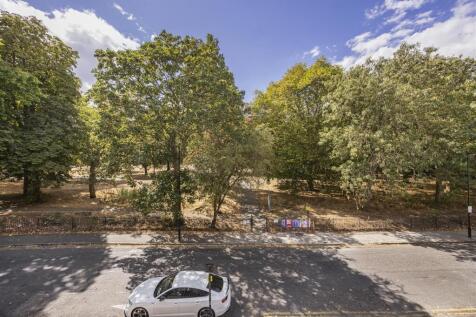 14 Riseholme Court Cadogan Terrace -014.jpg