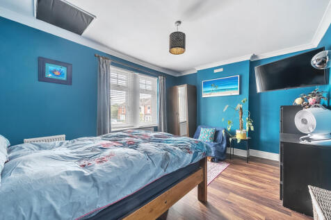 1304677-24-685027...