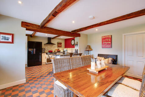 Dining kitchen