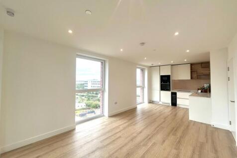 2-Bedroom 2 Bathroom Flat on the 7th Floor in Waterview house, Grand Union Development