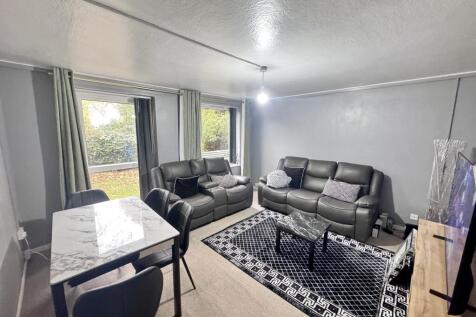2 Bedroom Flat in NG3 5AW