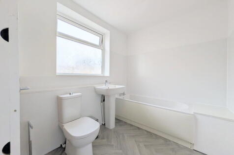 To Let - Stamford Road, Birkdale, PR8 - Three Bed Semi Detached photo 3